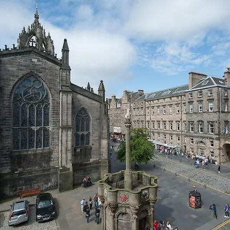 Parliament Sq 12 Royal Mile 아파트 *