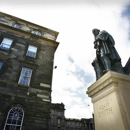 Апартаменты Parliament Sq 12 Royal Mile Эдинбург