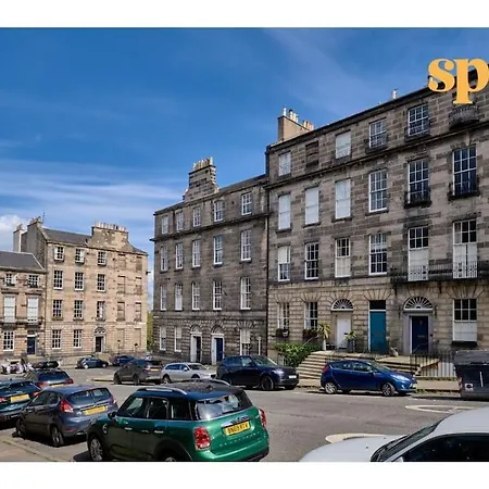 Spacious New Town 2br-1ba Flat Apartment Edinburgh