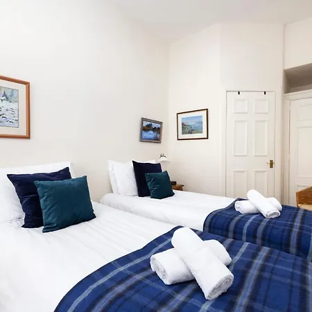 Charming Hideaway In Centre