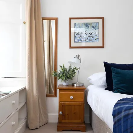 Charming Hideaway In Centre Apartment Edinburgh