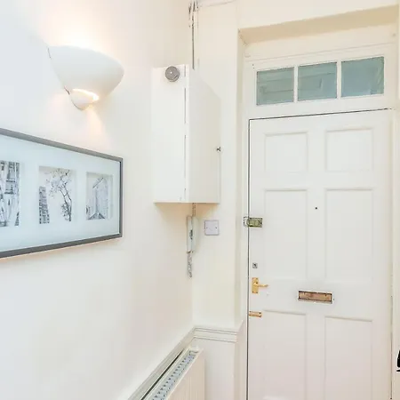 Lägenhet Couronnes - Georgian New Town 3br-1ba - Free Parking By Bonjour Residences