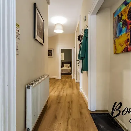 Apartment Bastille Suite- 4br-3ba, Free Off-site Parking By Bonjour Residences
