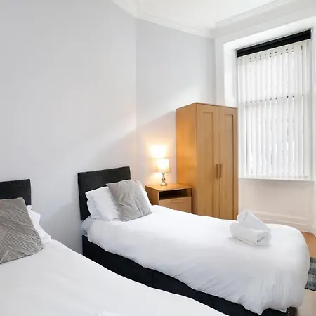 Lägenhet Sleeps 6 Free Parking