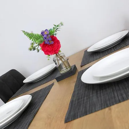 Modern Sleeps 6 公寓 *