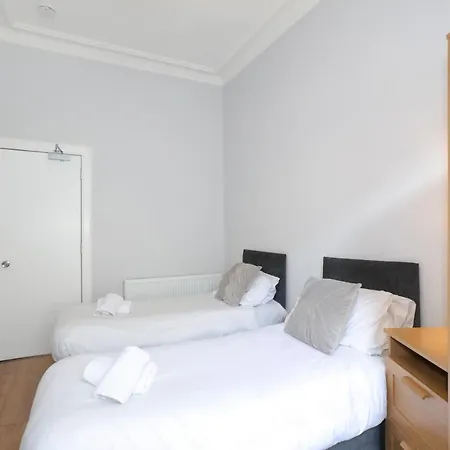 Sleeps 6 Free Parking Апартаменты Эдинбург