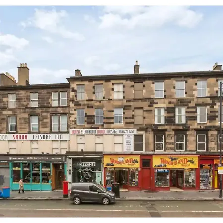 Apartment Joivy Central Edinburgh 4-Bed Home *