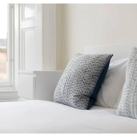 Joivy Central Edinburgh 4-Bed Home Apartment Edinburgh