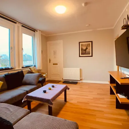 Maria- Bright And Modern Center . Edimburgo