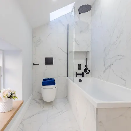 Dragon - Yukina - 2 Bed Centre House With Garden