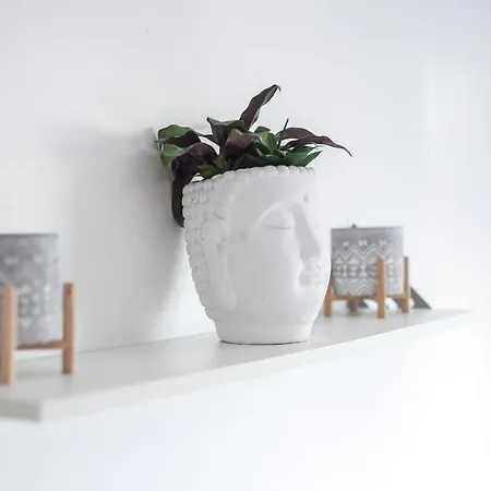 Modern Spacious 3 Bedroom Centre - Free Parking - Private Balcony * Edinburgh