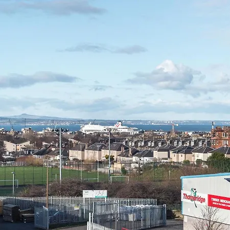 Apartmán Elegant 2 Bedroom Centre - Free Parking - Private Balcony Edinburgh