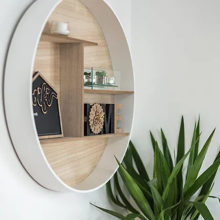 Modern Spacious 3 Bedroom Centre - Free Parking - Private Balcony Apartmán *