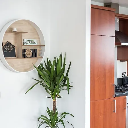 Modern Spacious 3 Bedroom Centre - Free Parking - Private Balcony * Edinburgh