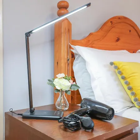 Beautiful In - Free Parking *