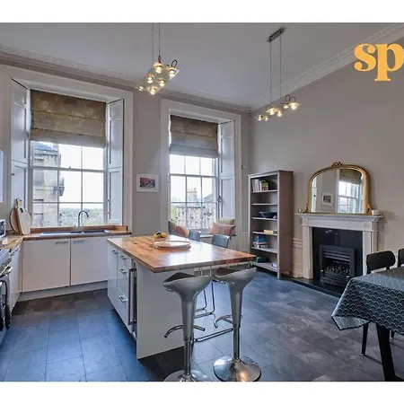 Apartment Spacious New Town 2br-1ba Flat Edinburgh