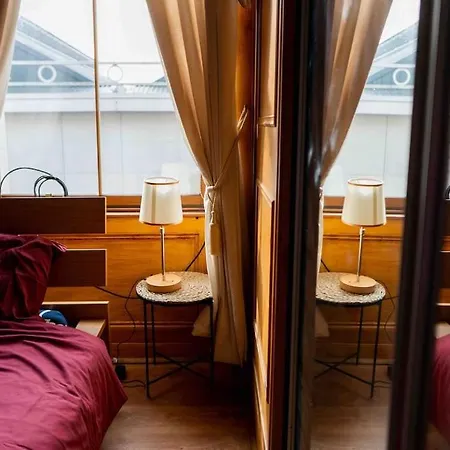 아파트 Bright Grand Flat In Great Location