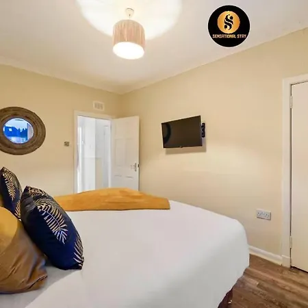 4 Bedrooms By Sensational Short Lets & Serviced