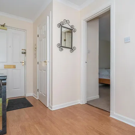 Apartament Cosy Modern Flat In