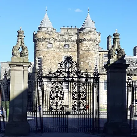 St Quarter 2 Bed * Edinburgh