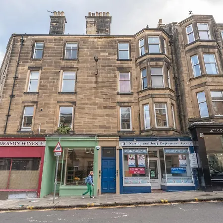 Newly Decorated Spacious 2bed Flat In Chic Area Apartment Edinburgh