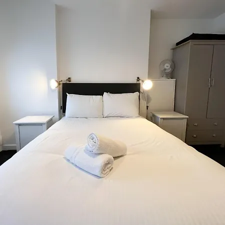 Homely 2br Flat Abbey Hill Leith Edinburgh