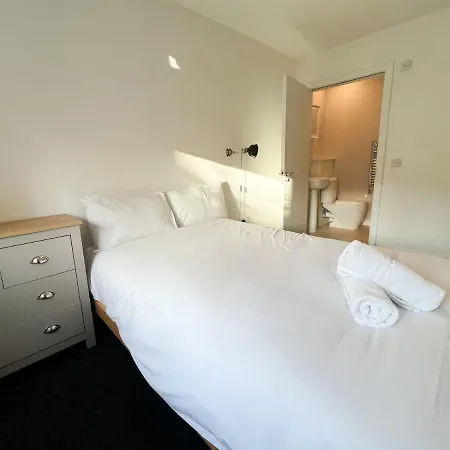 Homely 2br Flat Abbey Hill Leith *