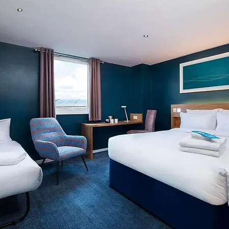 Travelodge Rose Street 3* Эдинбург