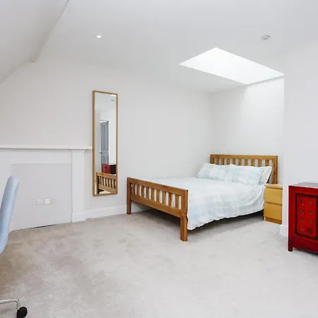 Fabulous 5 Double Bedroom Old Town *