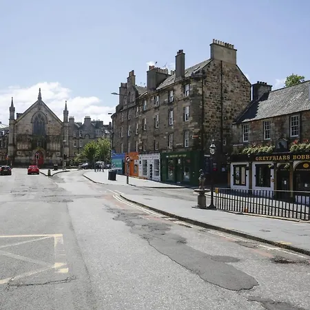 Fabulous 5 Double Bedroom Old Town