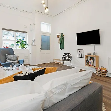 Cheerful Stays: Spacious Flat In Vibrant Leith Appartement