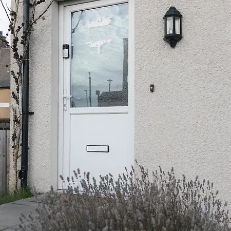 Broomhouse ホームステイ