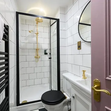 אורחן Super King Garden With En-suite אדינבורו