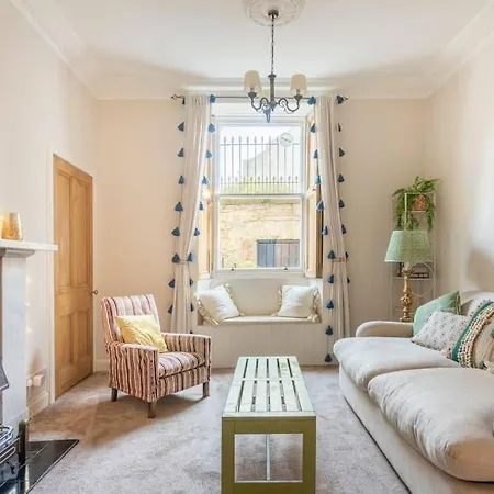Charming Flat In Quiet Street In Stockbridge * 爱丁堡