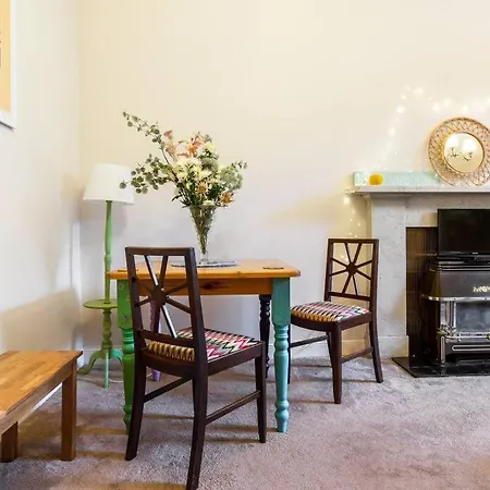 Charming Flat In Quiet Street In Stockbridge *