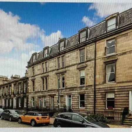 Charming Flat In Quiet Street In Stockbridge * 爱丁堡