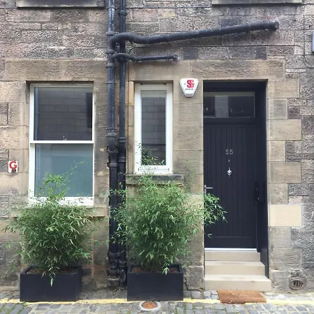 Atholl Crescent Lane Apartment *