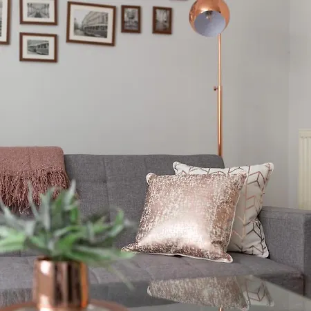 Altido Stunning Apt Near Scottish Gallery Διαμέρισμα