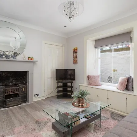 Altido Stunning Apt Near Scottish Gallery *