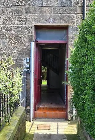 Flat Walk To Princes Streetroyal Mile