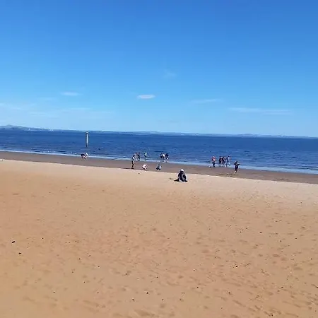 Loft In Joppa Edinburg