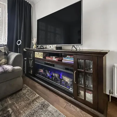 Comfortable 2 Bedroom Flat In The Centre Apartment