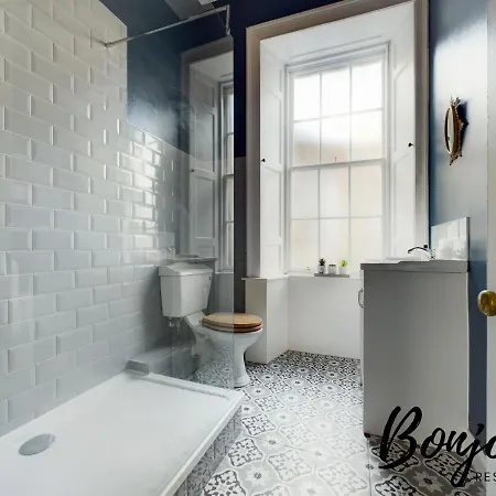 Montaigne - 2 Br-1ba In Stockbridge By Bonjour Residences * Edinburg