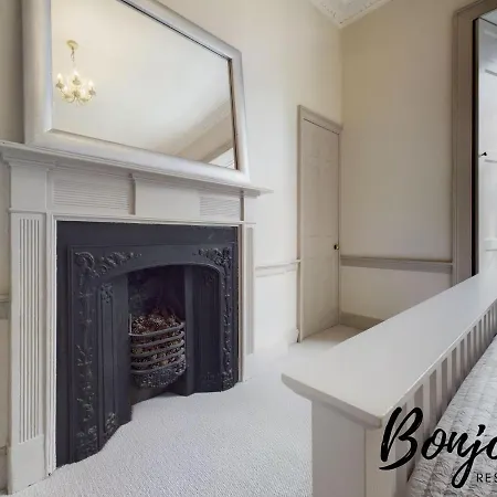 Lägenhet Montaigne - 2 Br-1ba In Stockbridge By Bonjour Residences *