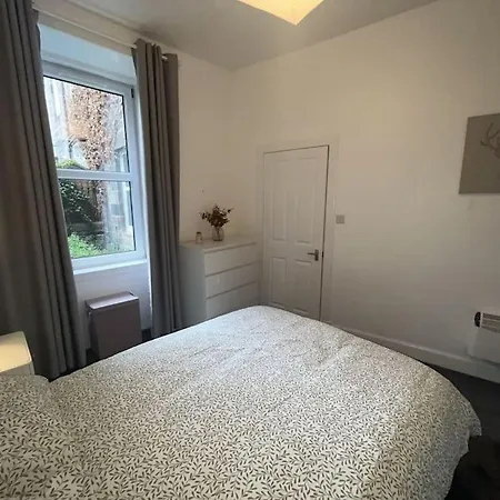 The Leith Walk Flat * Edinburgh