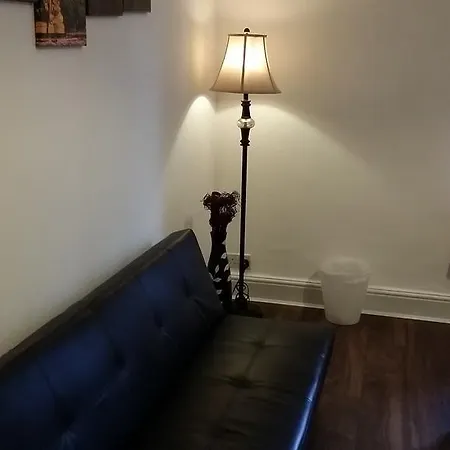 中央爱丁堡公寓式酒店 *