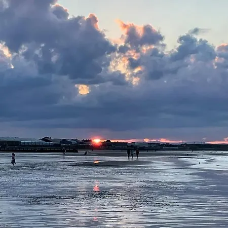 Loft In Joppa * Edinburg