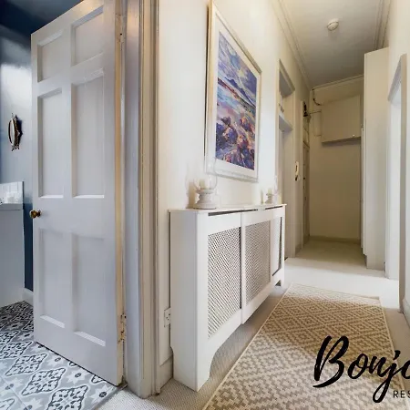 Lägenhet Montaigne - 2 Br-1ba In Stockbridge By Bonjour Residences