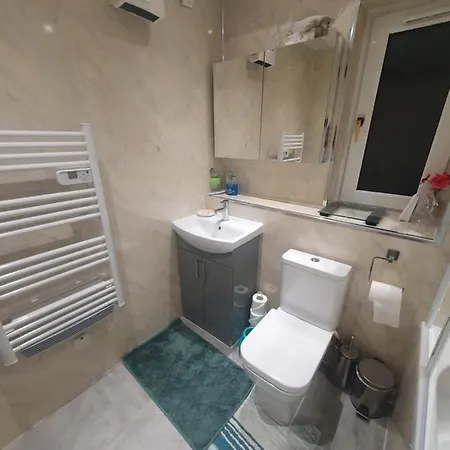 Peaceful Private With Free Parking And Wifi * Edinburgh