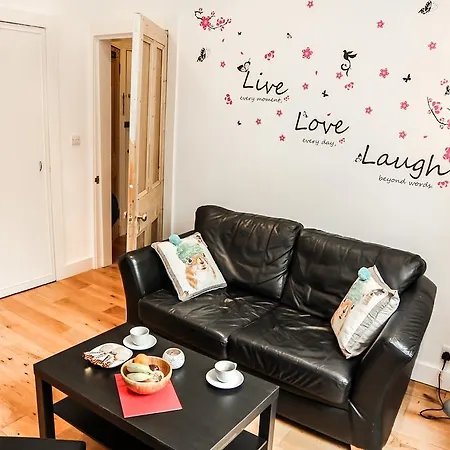 Apartamento Chic & Bright Flat Near Holyrood Park Edimburgo